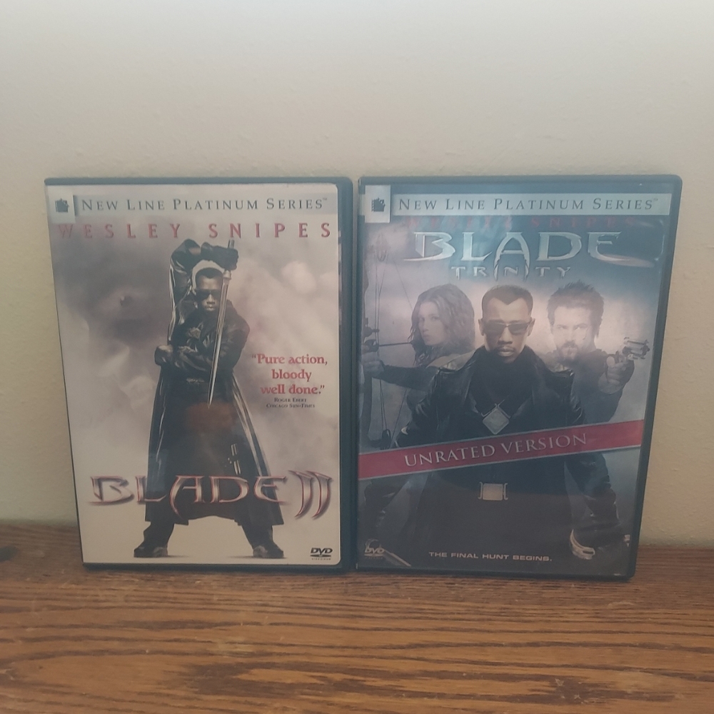 Lot Of 2 Dvds Blade 2 / Blade Trinity Pre-Owned Tested Working Good Condition